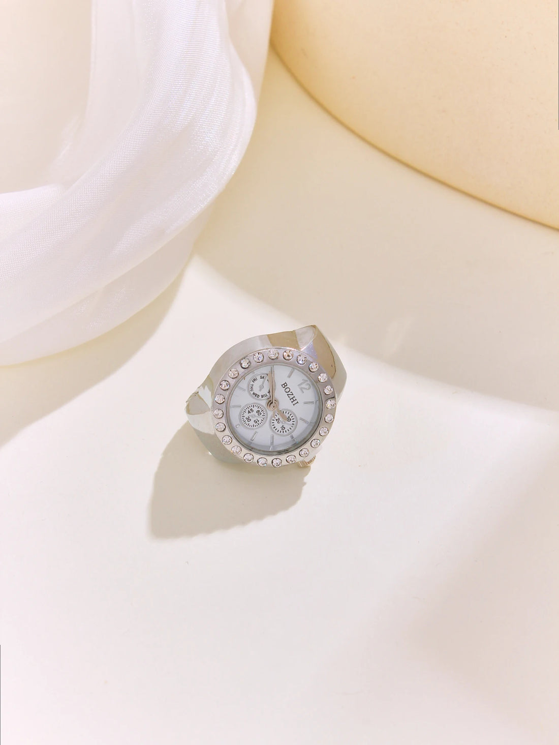 Hot Sell Mini Vintage Finger Ring Watch Round Creative Quartz Watches Fashion Couple Watches Accessories